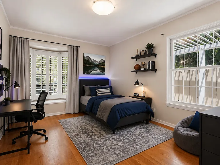 Front guest bedroom