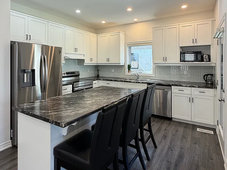 72 McLean Ave — Photo 2