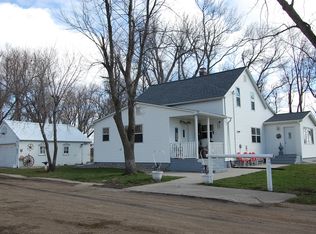 16748 220th St, Adrian, MN 56110