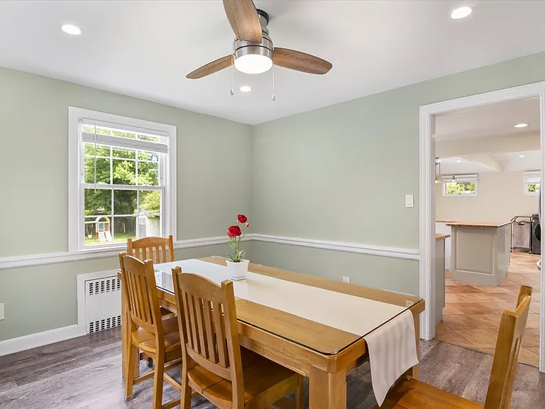 36 Amelia Ave — Photo 6