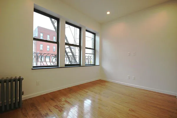 Rented by Oxford Property Group | media 10