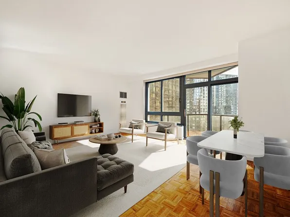 100 United Nations Plz APT 16D, New York, NY 10017