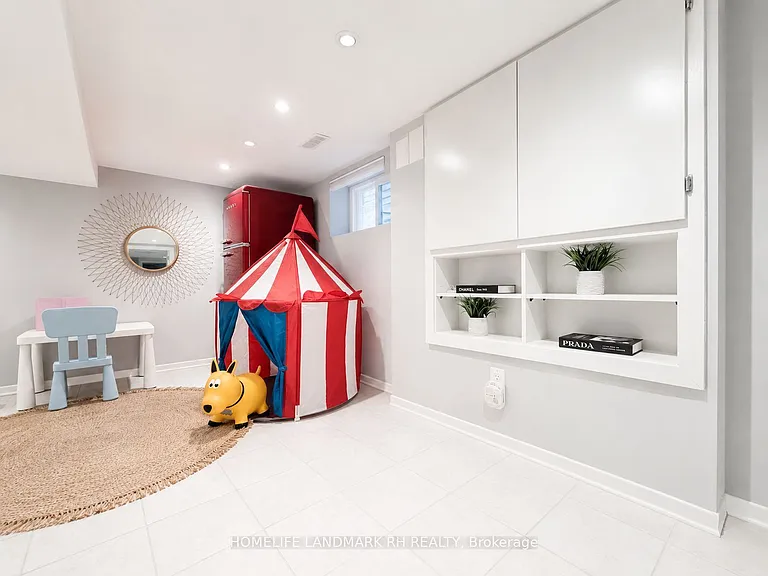 256 Bedford Park Ave — Photo 17