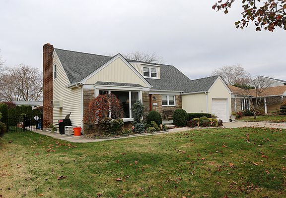 3rd image of 23 Lawrence St