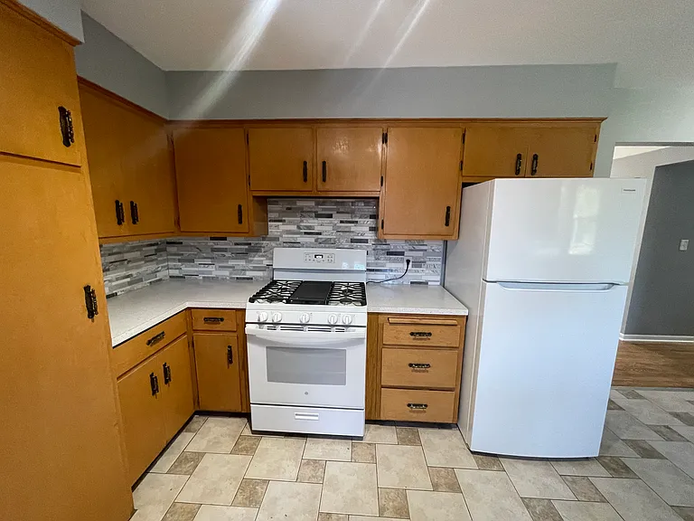 2646 Kraft Ave SE — Photo 5