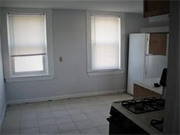 1 bed, 1.0 bath, 400 sqft, $1,300 — Photo 3