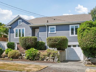 2206 N 39th Street, Seattle, WA, 98103