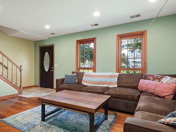 2nd image of 5217 Willow Ct