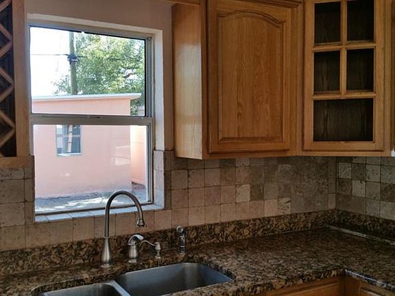 5th image of 6217 N Coolidge Ave