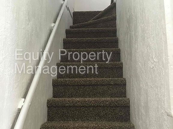 4th image of 320 E Roosevelt Ave