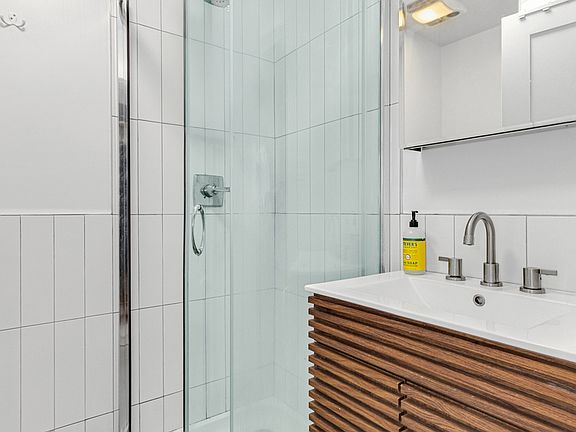 5th image of 369 7th Ave #4E