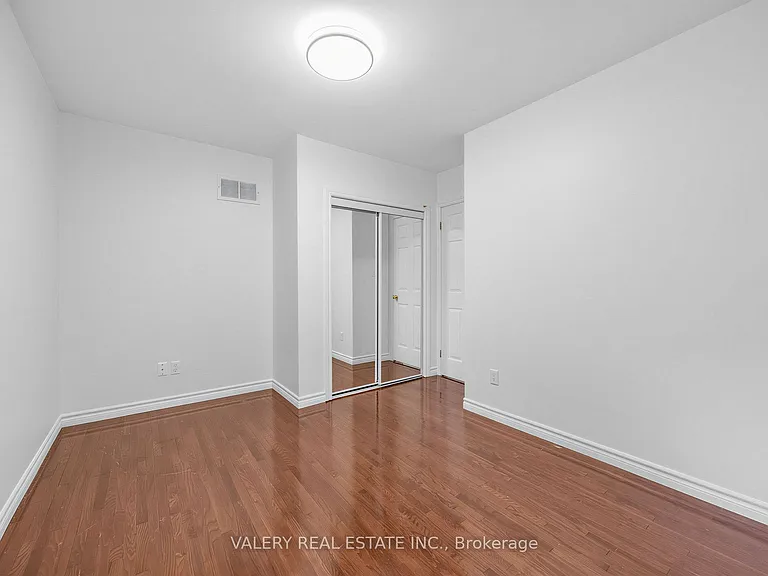 1366 Applewood Rd #MAIN — Photo 11