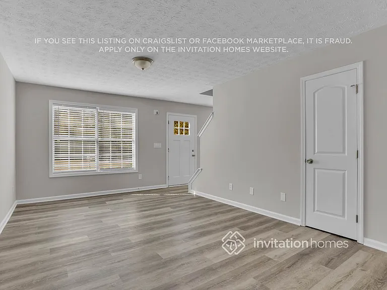 5230 Alexander St — Photo 8
