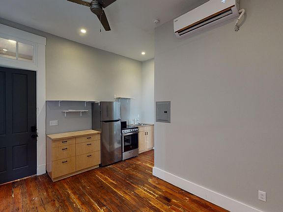 3rd image of 205 W McMicken Ave #2R
