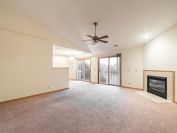 3rd image of 300 Loyola Dr APT B