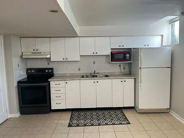 6 Rouge Fairway St #1 — Photo 3