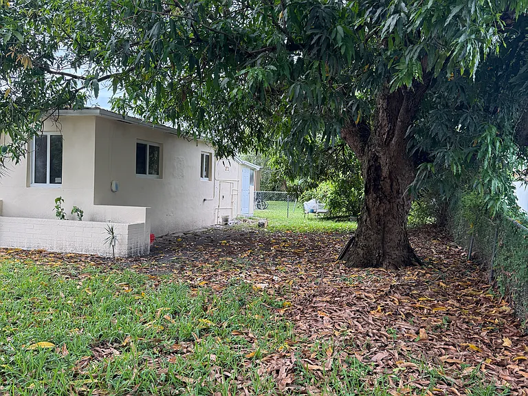 1740 NW 126th St — Photo 5
