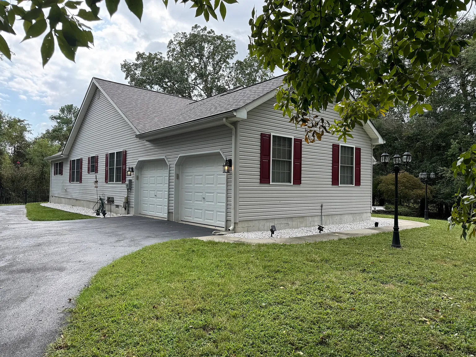 3 bed, 2140 sqft, $2,400 — Photo 4