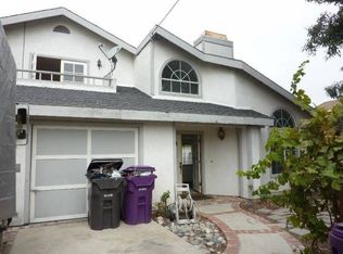 677 Loma Ave, Long Beach, CA 90814