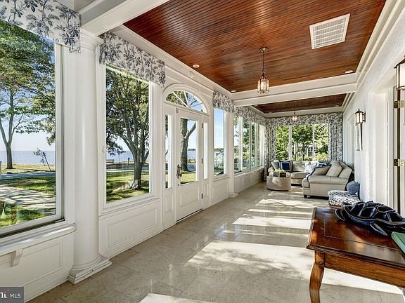 3rd image of 83 Bay Dr