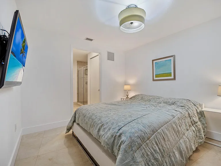 18201 Collins Ave #1705 — Photo 7