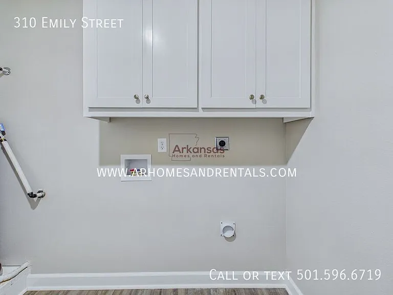 310 E Emily St — Photo 14