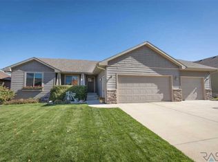 2804 S Statice Ave, Sioux Falls, SD 57106