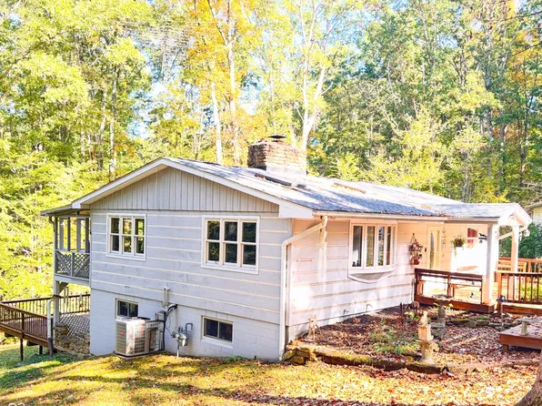 2124 Fair Oaks Trl, Nashville, IN 47448