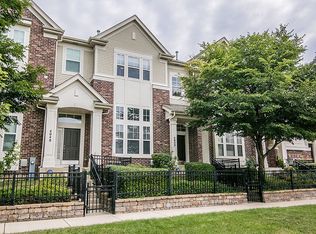 4052 Gabrielle Ln, Aurora, IL 60504