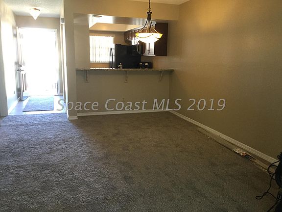 5th image of 3115 Sir Hamilton Cir #7