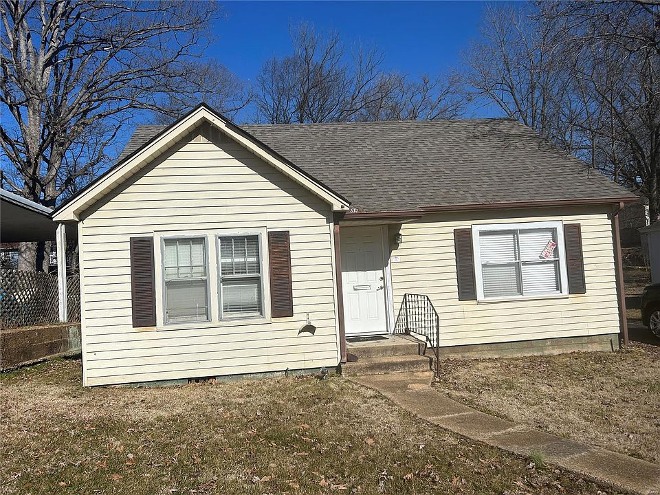 1st image of 815 Poplar St
