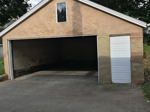 2nd image of 343 Vaniman St
