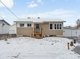 651 Lorne St W, Laurentian Valley, ON K8A 6T7