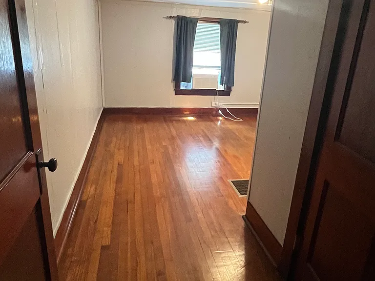 162 Thurman St — Photo 16