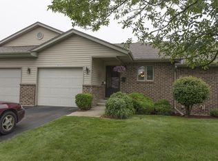 1034 Country Gdns NW, Walker, MI 49534