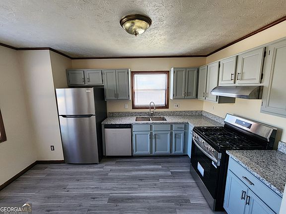 3rd image of 5282 Station Cir