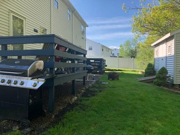 3rd image of 7 Whitewood Cir