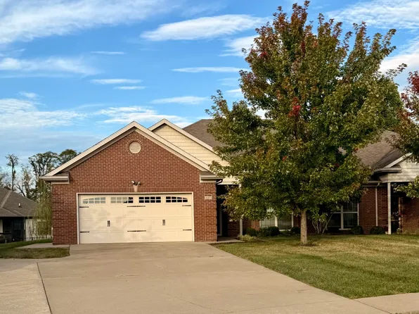 657 Shoshone Ct, Shelbyville, KY 40065