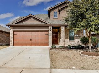644 River Rock Dr, Azle, TX 76020
