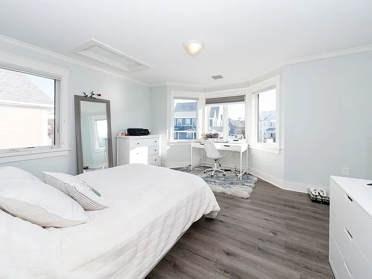 13-18 Hennery Way — Photo 42
