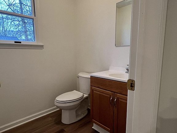 4th image of 318 Birch Ave APT A