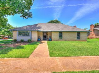 2702 Forest Oaks Cir, Norman, OK 73071