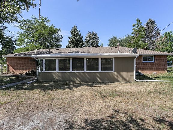 4th image of 2408 Lake Dr