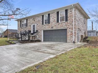 303 Westwood Ct, Versailles, KY 40383