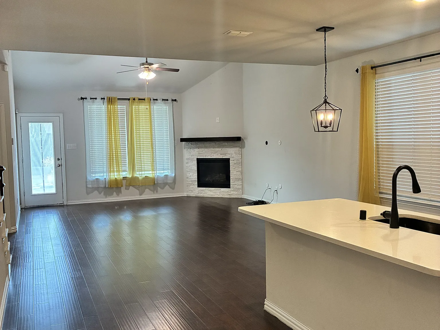 4 bed, 3.5 bath, 2986 sqft, $3,000 — Photo 3