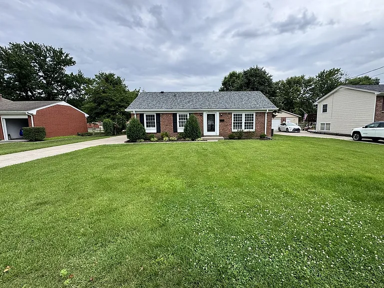 8016 Broadfern Dr — Photo 2