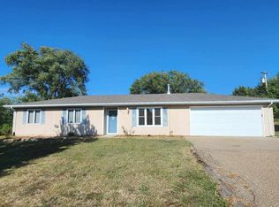 2632 Brookhollow Ct, Manhattan, KS 66503