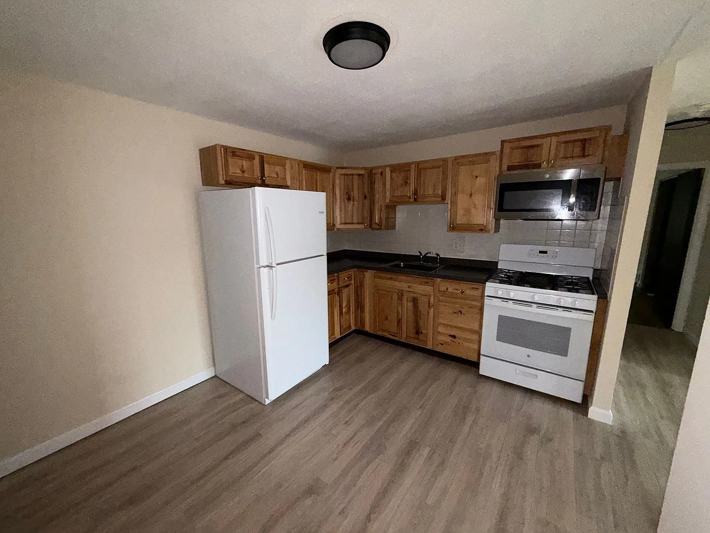 81 Fisherville Rd — Photo 3
