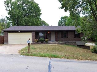 639 Aqua Ridge Dr, Saint Louis, MO 63129