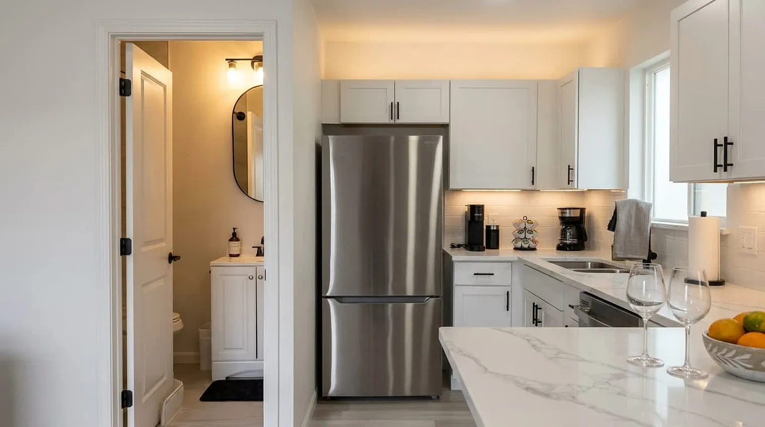 2 bed, 1.0 bath, 462 sqft, $1,905 — Photo 2